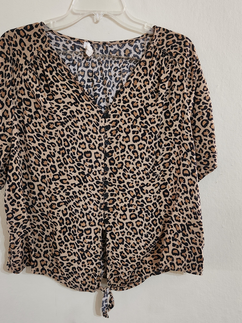 beachlunchlounge Leopard Print Tie-Hem Blouse - Brown & Black